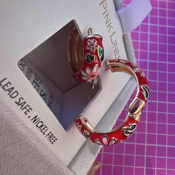 Pink linen clip on earrings red gold tone flower loop LEAD SAFE NICKEL FREE NIB - Picture 8 of 11